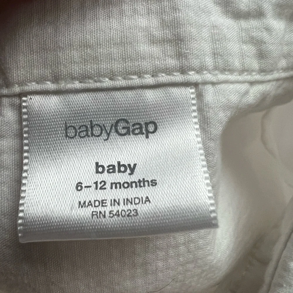 Boys 6-12 month GAP Dress Shirts